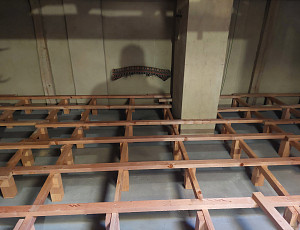 Zateplení stropu řadového rodinného domku pomocí foukané izolace